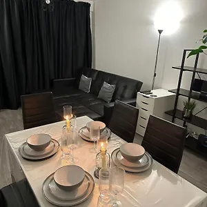 Apartment ˈpesfəl